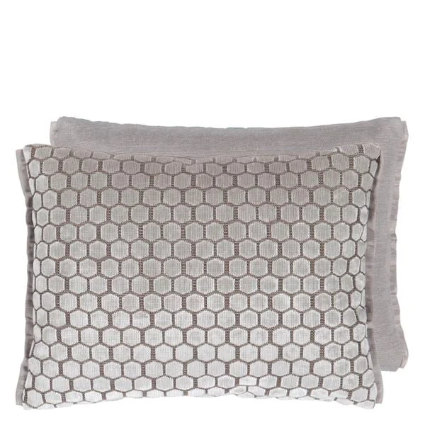 Jabot Oyster Cushion 30 x 40cm CCDG1481