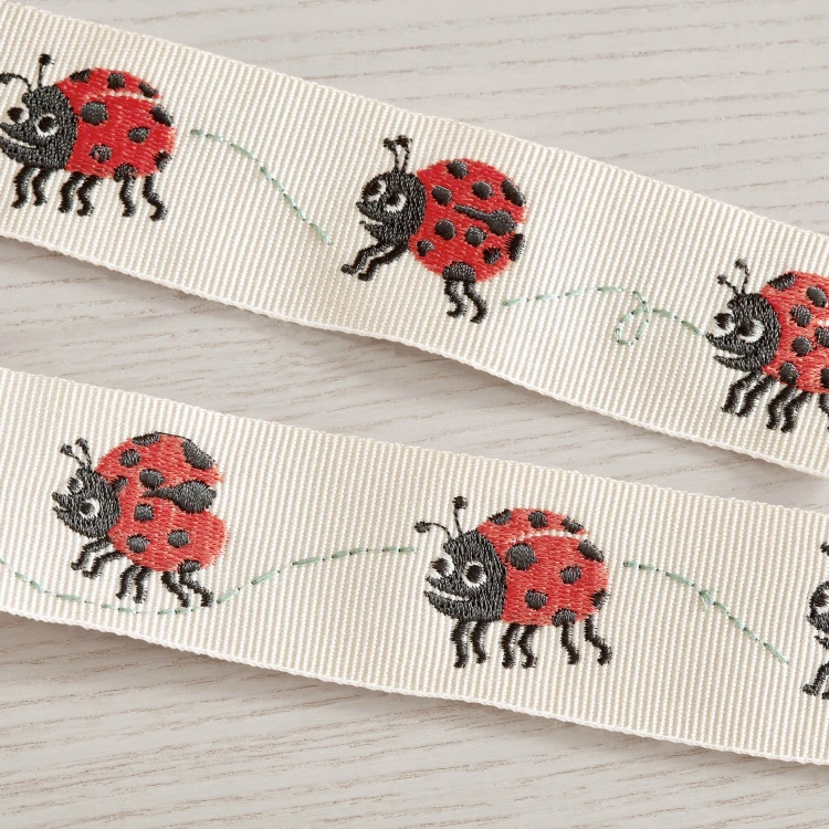 Tkanina Ladybugs Braid T82/01
