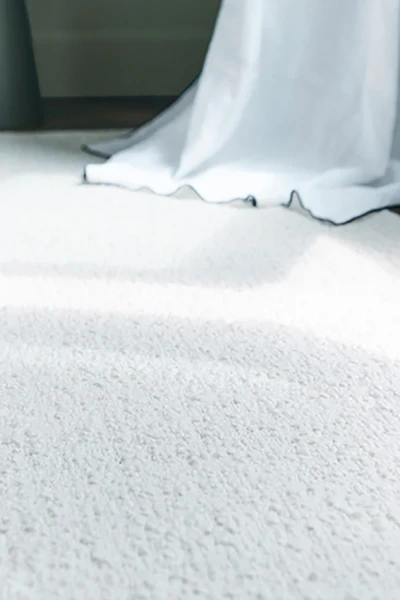 tapis-astrakan-neige-detail-1-72dpi_7fd8e046-c6aa-4722-b4e4-d3e1d7afda2a_800x.webp