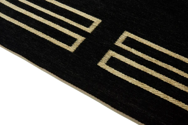 royal_black-easy-cleaning-rug_5_1400x.webp